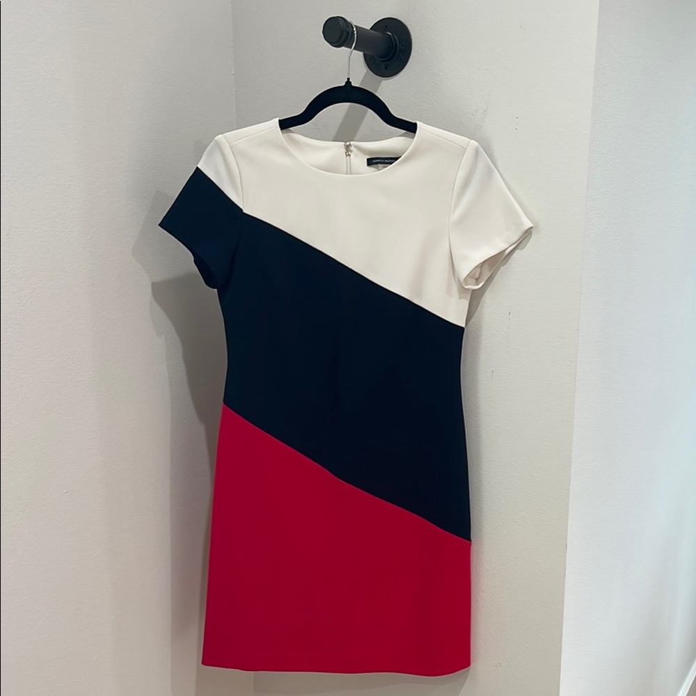 Tommy Hilfiger color block dress with short sleeves